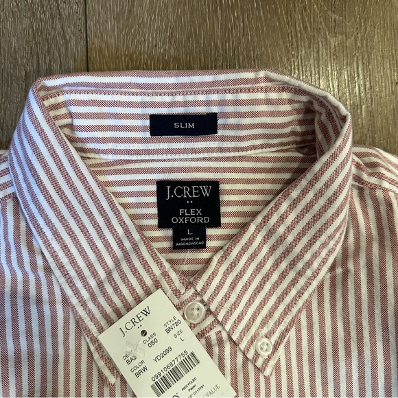 NWT JCrew flex Oxford button up shirt. Size large slim fit. Faint red stripes - Picture 3 of 3